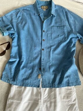 Jamaica Jaxx Light Blue Short-Sleeve Button-Down 100% Silk Shirt